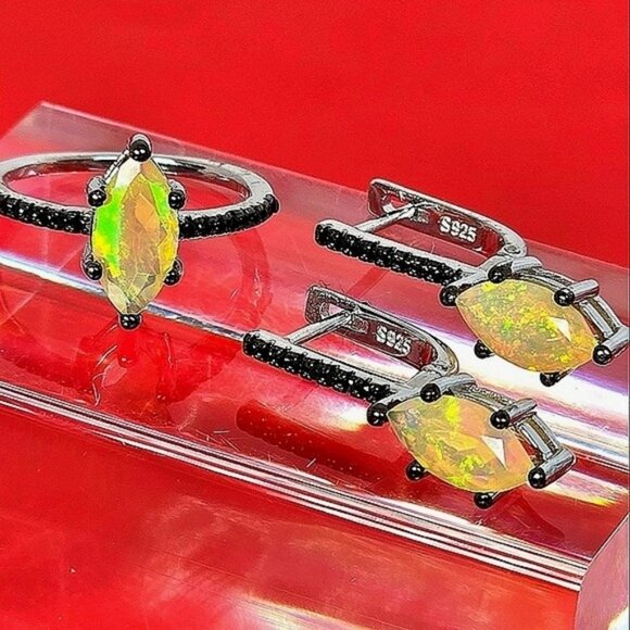 925 Sterling Silver Set: Earrings & Ring Sz 7.5 with Natural Ethiopia Fire Opal. - Picture 2 of 16